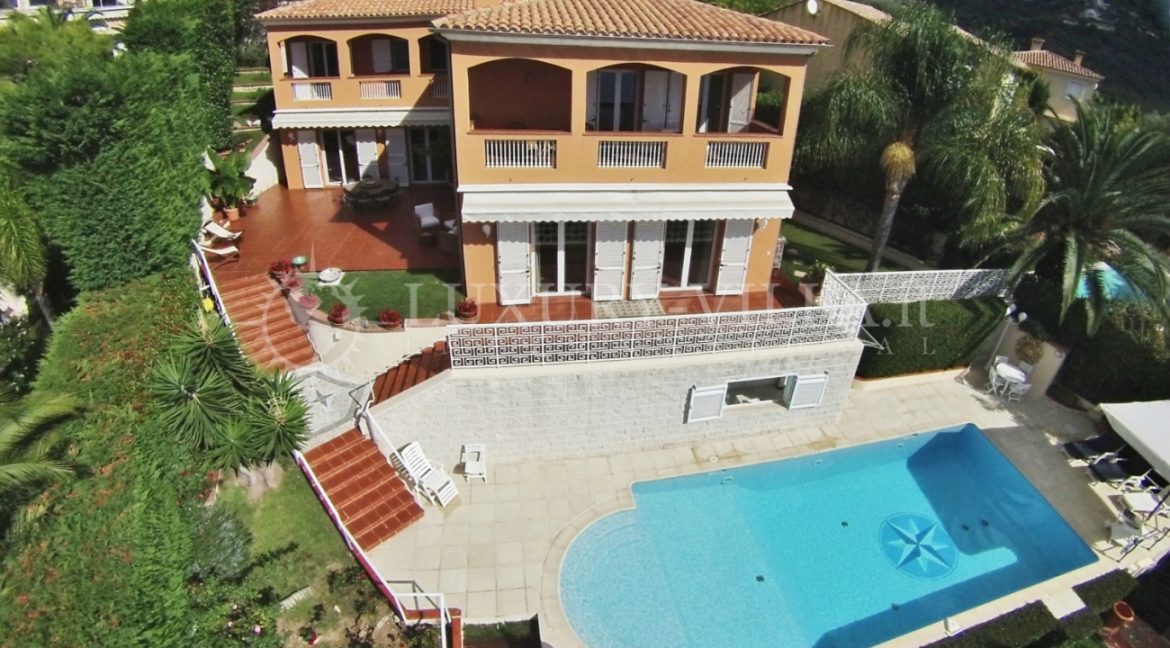 Villa in vendita con piscina e vista sul principato near Monaco, Provence-Alpes-Costa Azzurra,France (1)