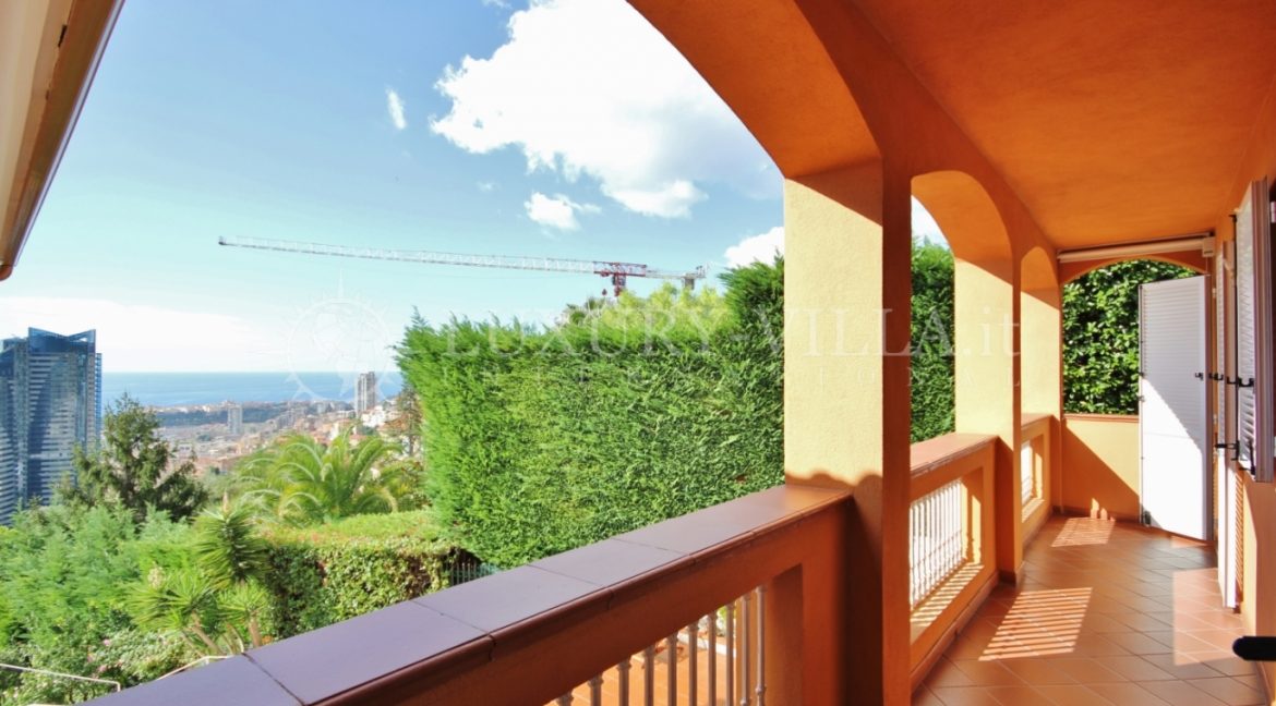 Villa in vendita con piscina e vista sul principato near Monaco, Provence-Alpes-Costa Azzurra,France (11)