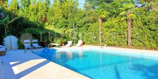 Villa a Forte dei Marmi